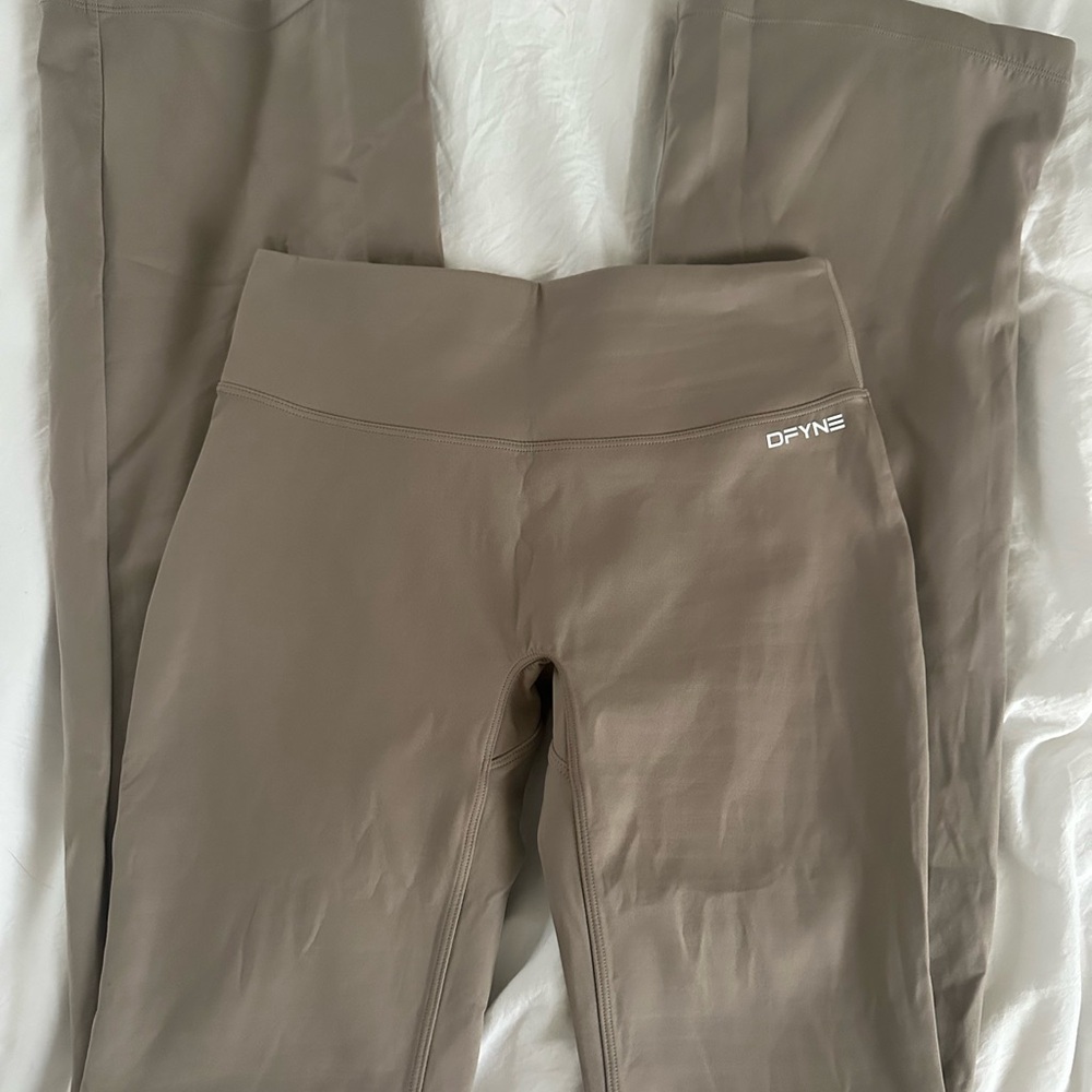 DFYNE X HP FLARE OAT Leggings